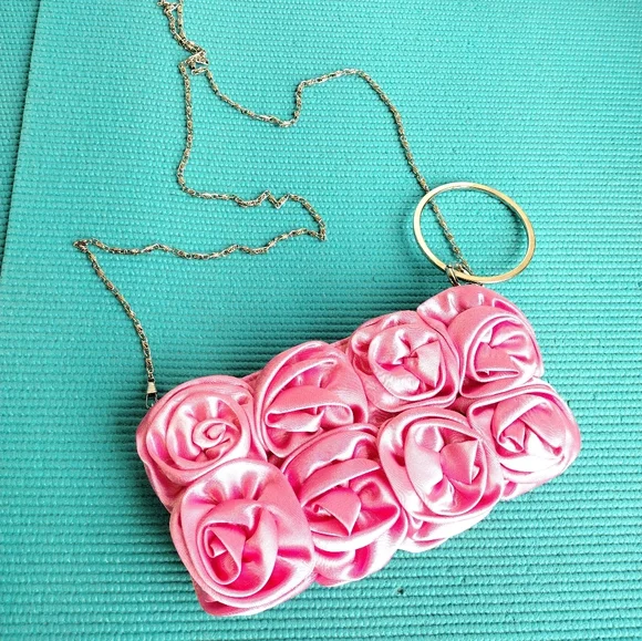 NWT Bella Collection Pink Roses Crossbody Clutch Chain Strap Small - Picture 10 of 10